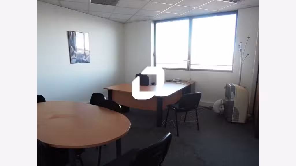 A louer Bureaux 554m² Montevrain