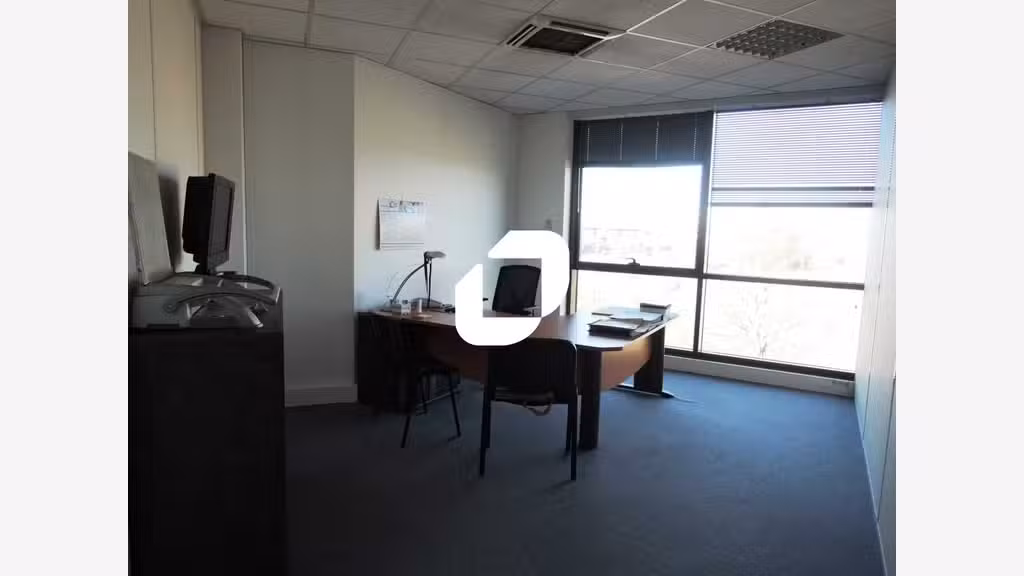 A louer Bureaux 554m² Montevrain