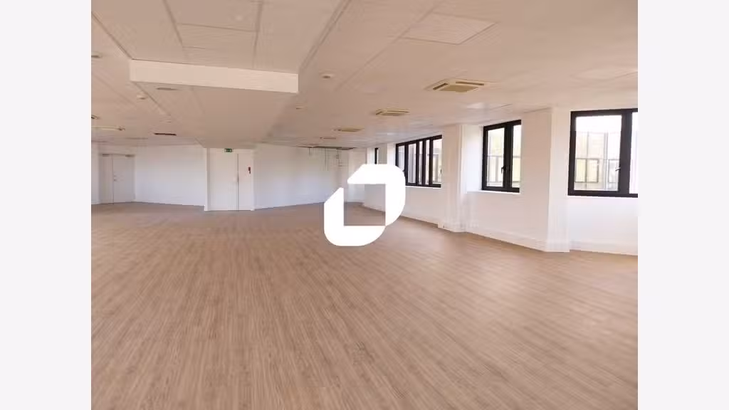 A louer Bureaux 115m² Montigny le bretonneux