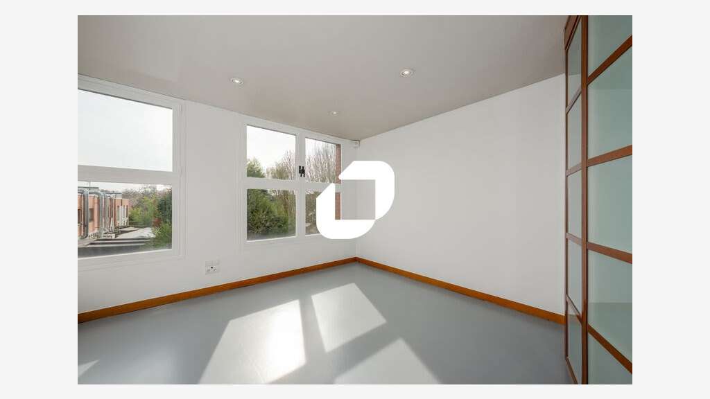 A louer Bureaux 256m² Montigny le bretonneux