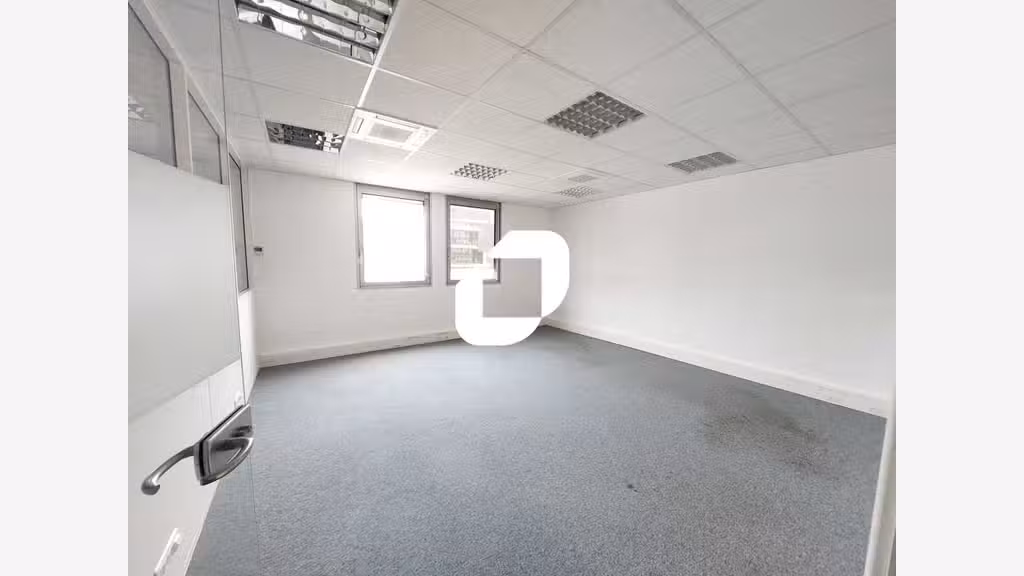 A louer Bureaux 371m² Montigny le bretonneux