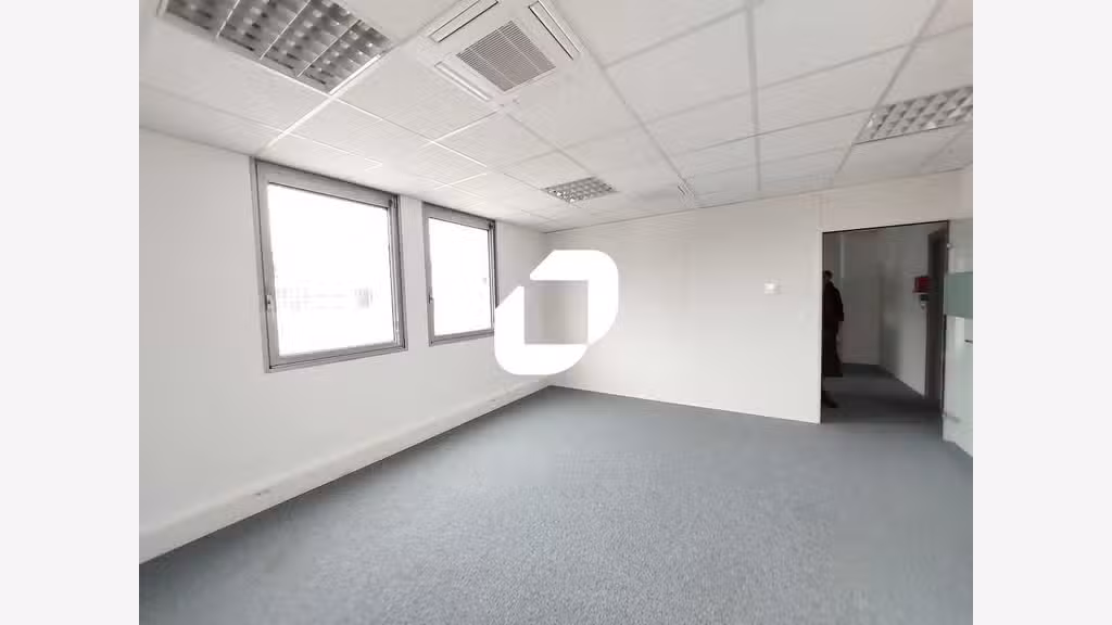 A louer Bureaux 371m² Montigny le bretonneux