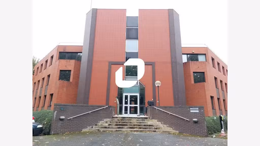 A louer Bureaux 1254m² Montigny le bretonneux