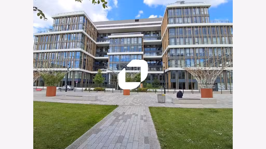 A louer Bureaux 2530m² Montigny le bretonneux