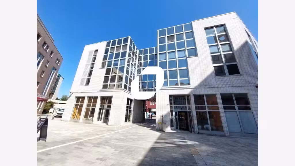 A louer Bureaux 606m² Montigny le bretonneux