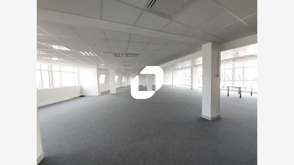 A louer Bureaux 1865m² Montigny le bretonneux