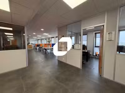 A louer Bureaux 200m² Montigny le bretonneux