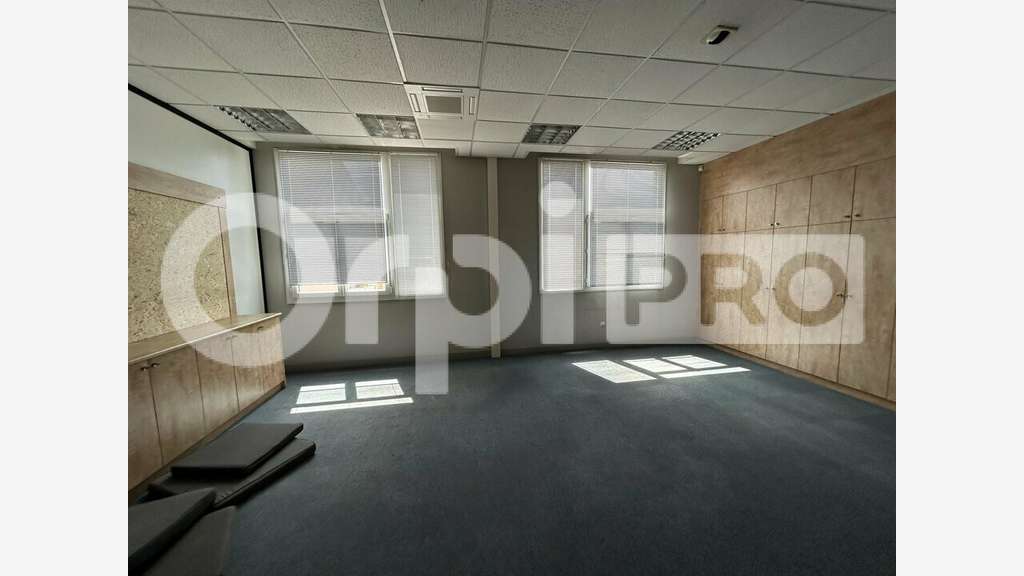 Bureau de 217m² à louer en centre cial à Montluçon