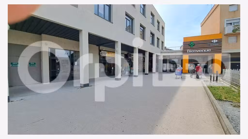 Bureau de 217m² à louer en centre cial à Montluçon