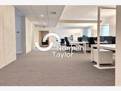 Bureaux de 1451m² à louer en za Castelnau-le-Lez