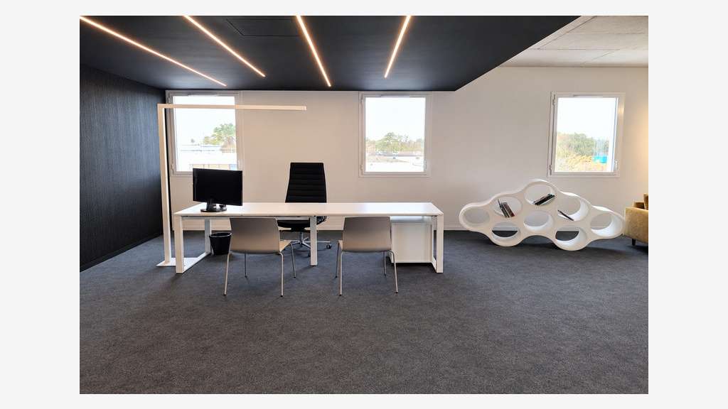 Bureaux de 1451m² à louer en za Castelnau-le-Lez
