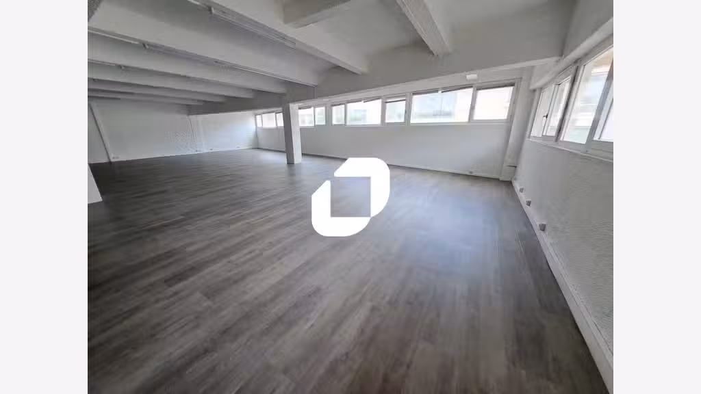 A louer Bureaux 559m² Montreuil