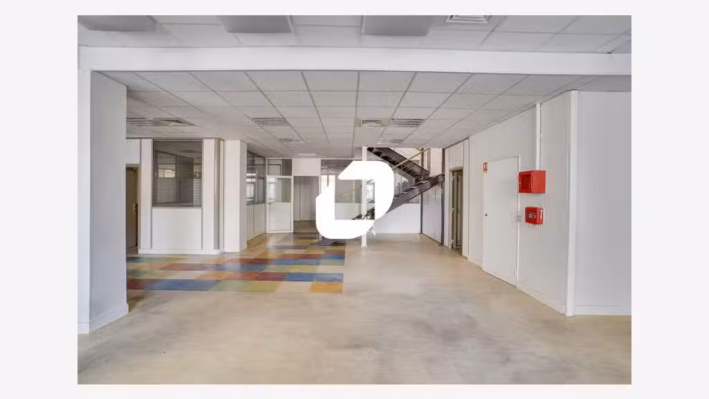 A louer Bureaux 710m² Montreuil