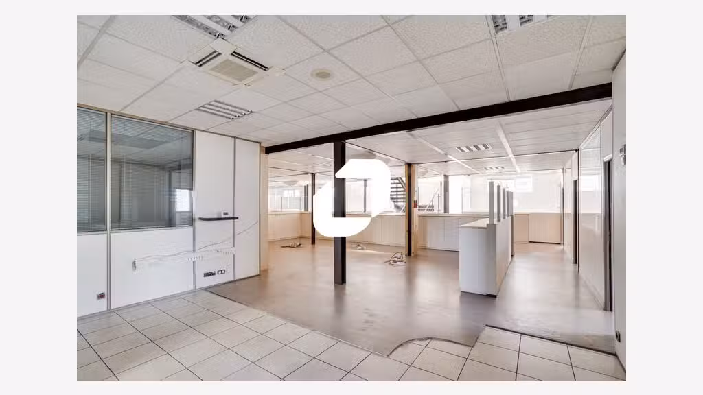 A louer Bureaux 710m² Montreuil