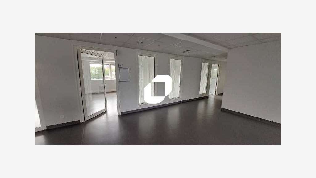 A louer Bureaux 3396m² Montreuil