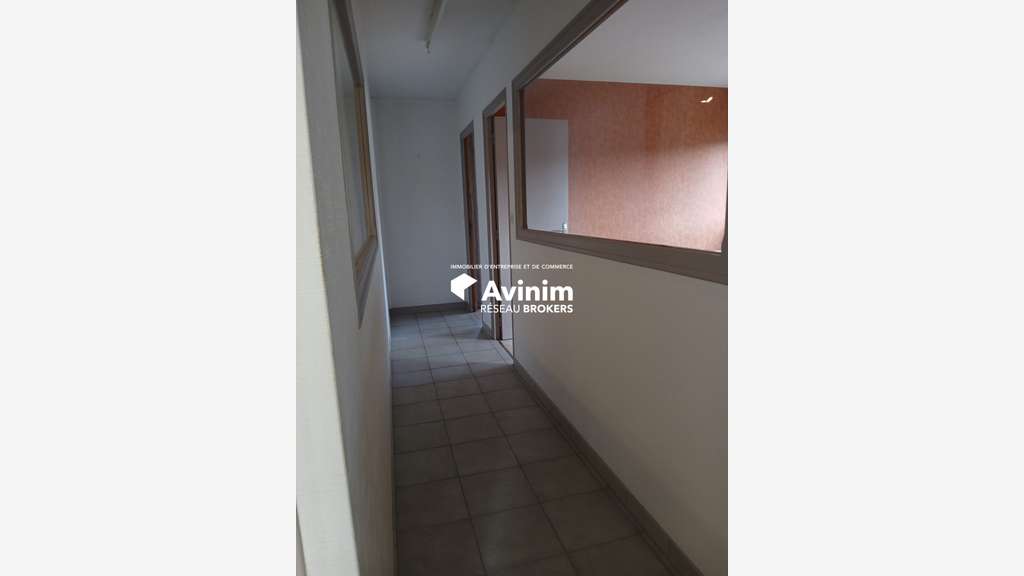 Immobilier Professionnel à louer Montreuil-le-Gast