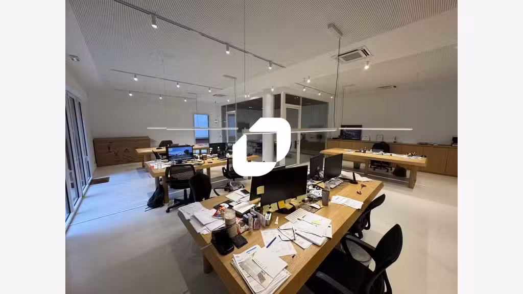 A louer Bureaux 242m² Montrouge
