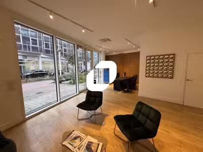 A louer Bureaux 242m² Montrouge