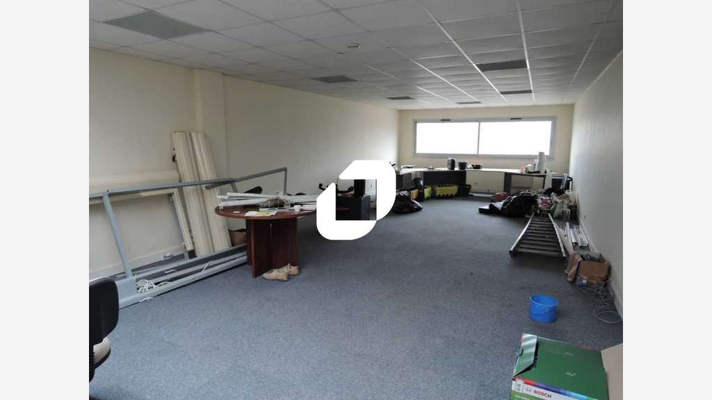 A louer Bureaux 436m² Montry