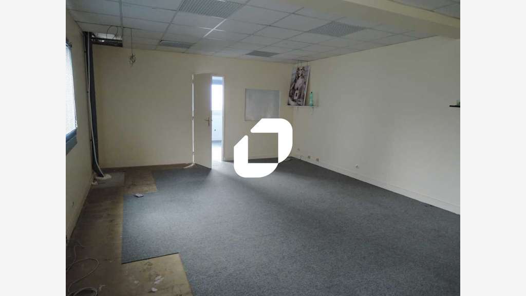 A louer Bureaux 436m² Montry