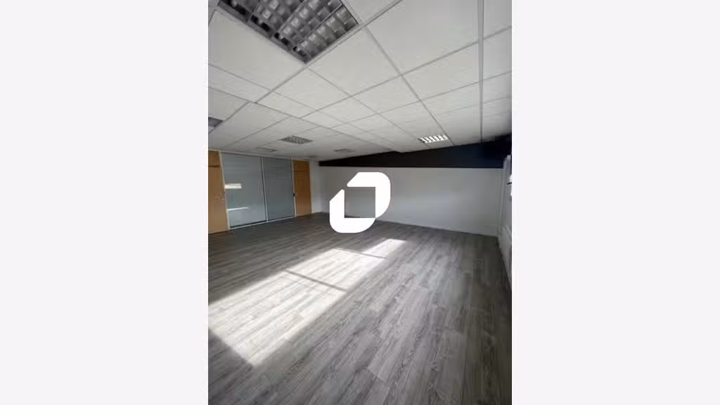A louer Bureaux 98m² Morainvilliers