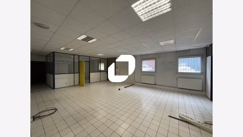 A louer Bureaux 1260m² Morangis