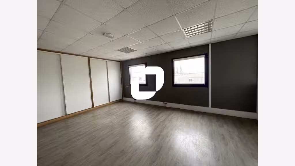 A louer Bureaux 1260m² Morangis