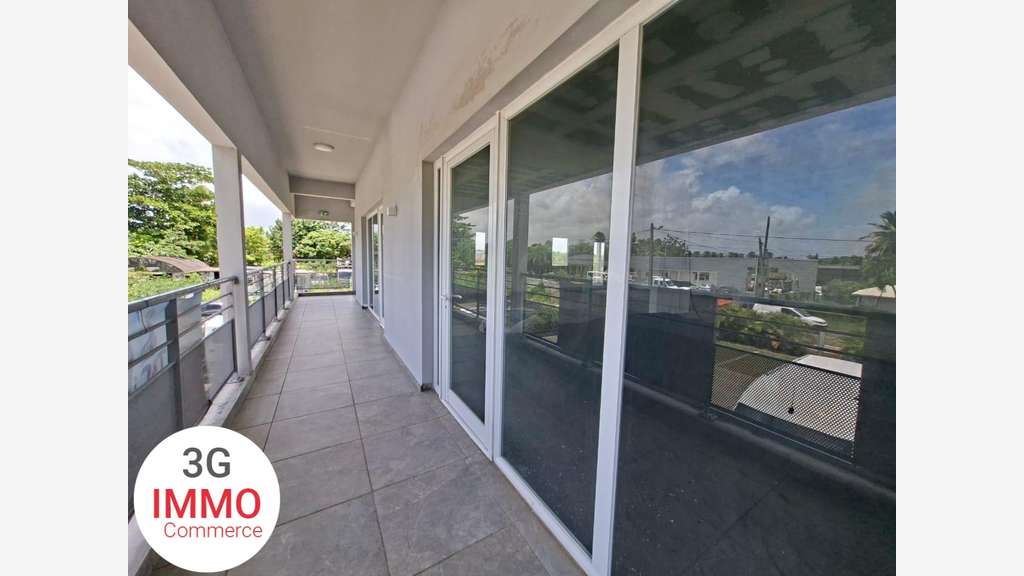 A louer bureaux de 136m² en R+1 à Morne-à-l'eau