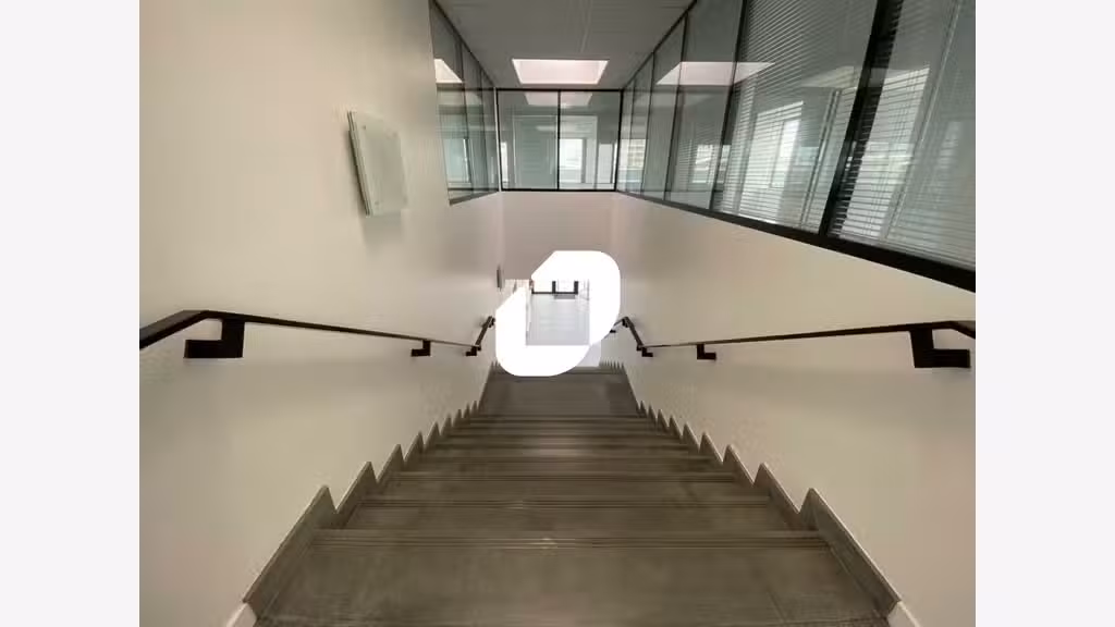 A louer Bureaux 717m² Nanterre