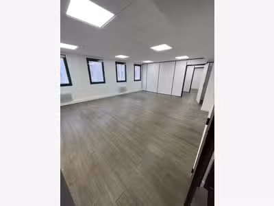 A louer bureaux de 69m² en 1er étage à Nanterre