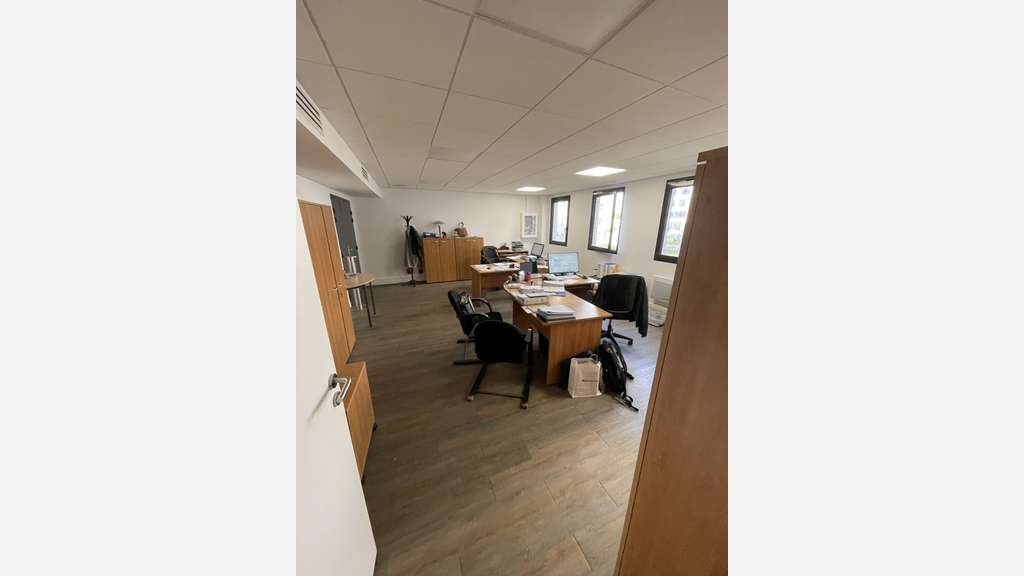 A louer bureaux de 69m² en 1er étage à Nanterre
