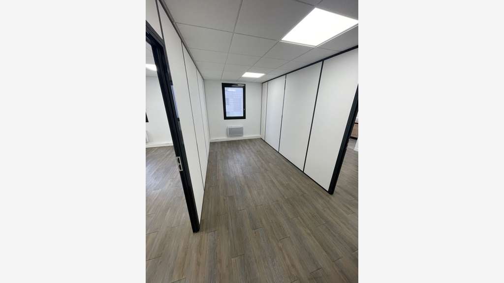A louer bureaux de 69m² en 1er étage à Nanterre
