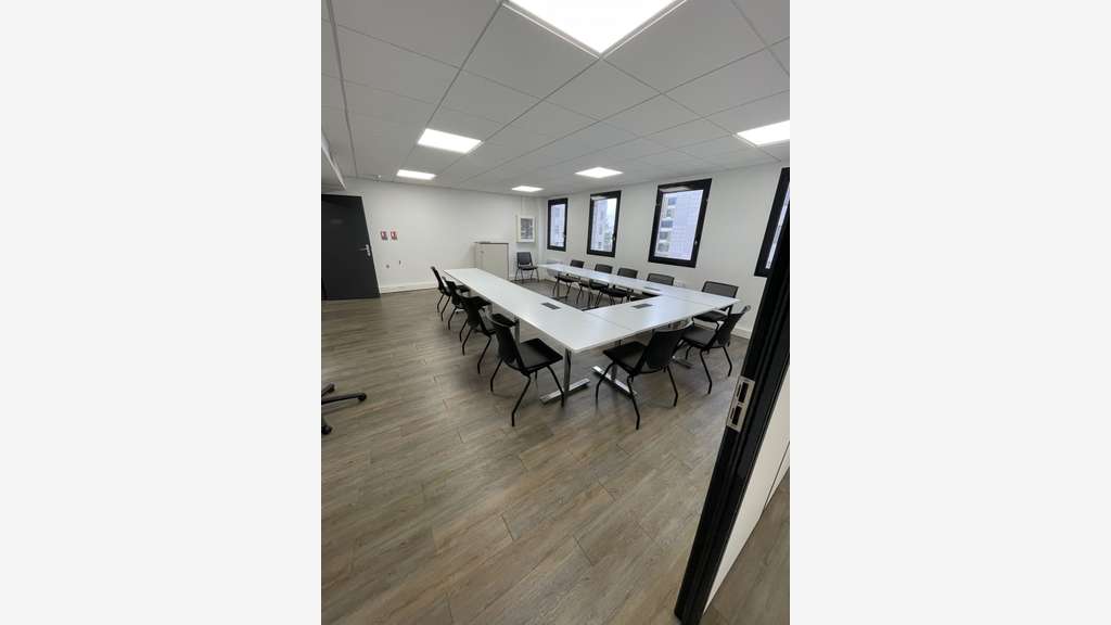 A louer bureaux 69m² R+1 Av Clemenceau à Nanterre