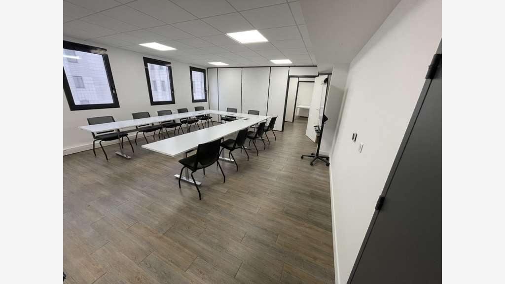 A louer bureaux 69m² R+1 Av Clemenceau à Nanterre