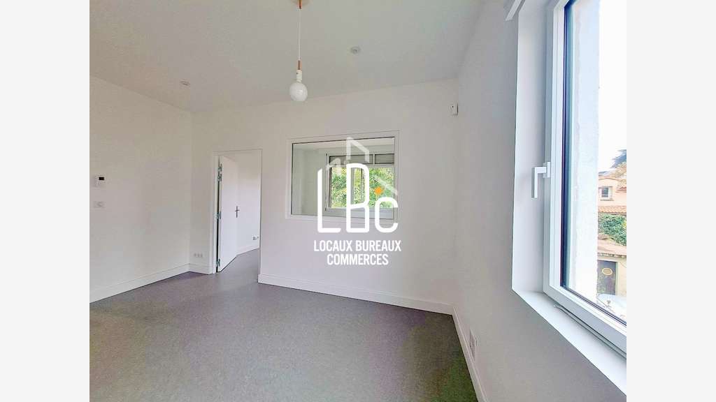 A louer bureaux 12m² R+1 à Nantes Bld Jean Ingres