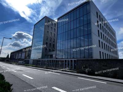 A louer bureaux 1 843m² Nantes quartier Haluchère