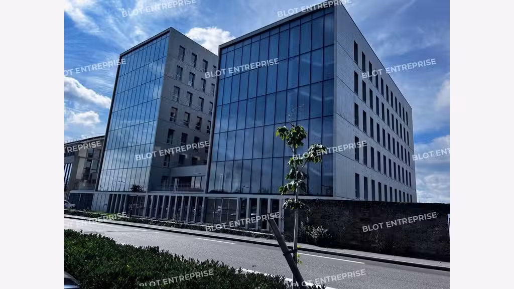 A louer bureaux 1 843m² Nantes quartier Haluchère