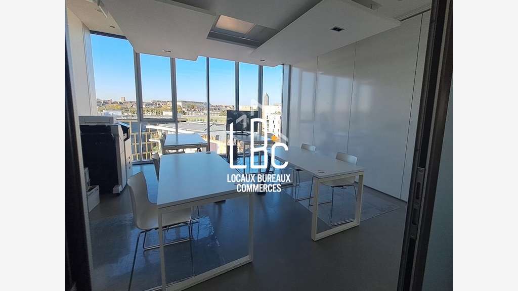 A louer bureau de 295m² avec terrasse à Nantes 