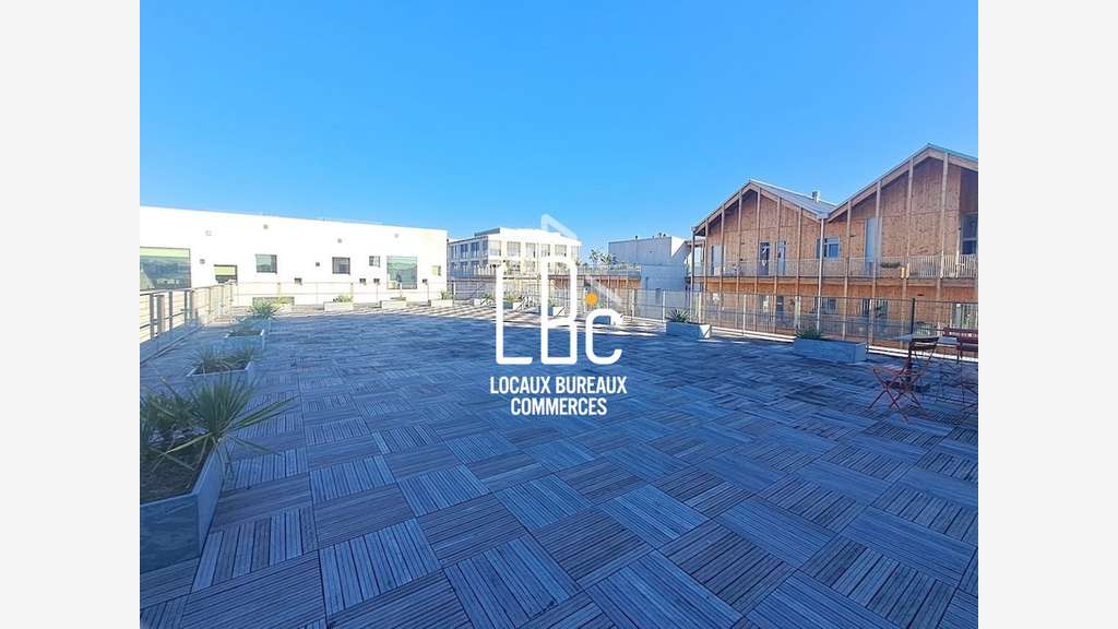 A louer bureau de 295m² avec terrasse à Nantes 