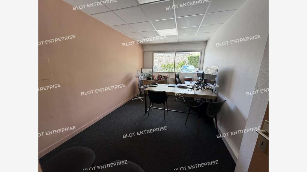 A LOUER - BUREAU 184 M² - HAUTS PAVES