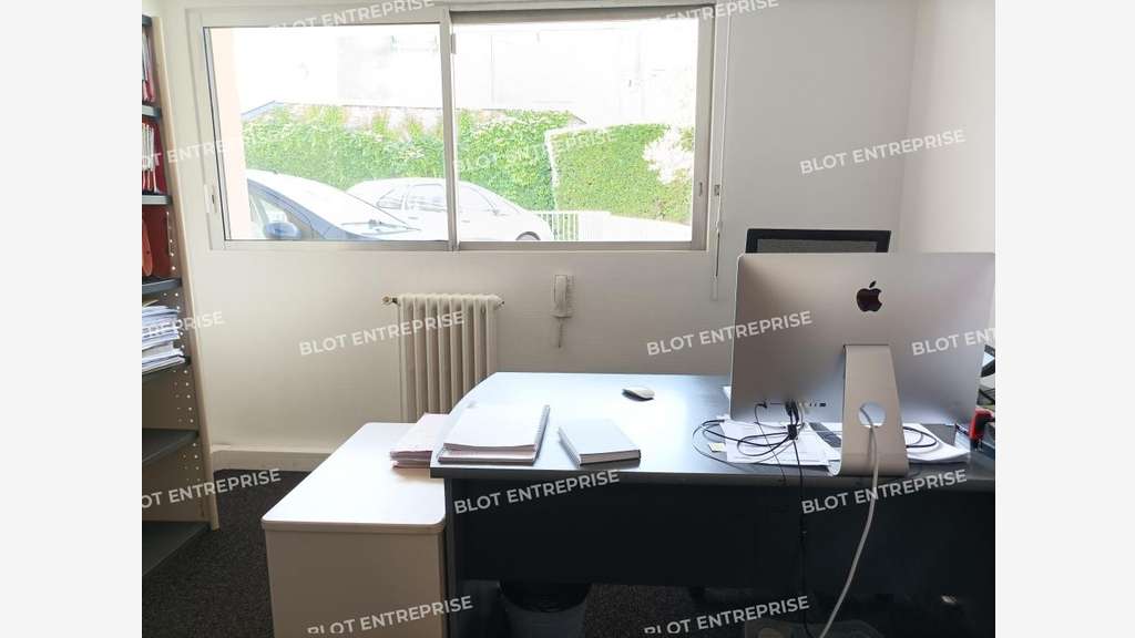 A LOUER - BUREAU 184 M² - HAUTS PAVES