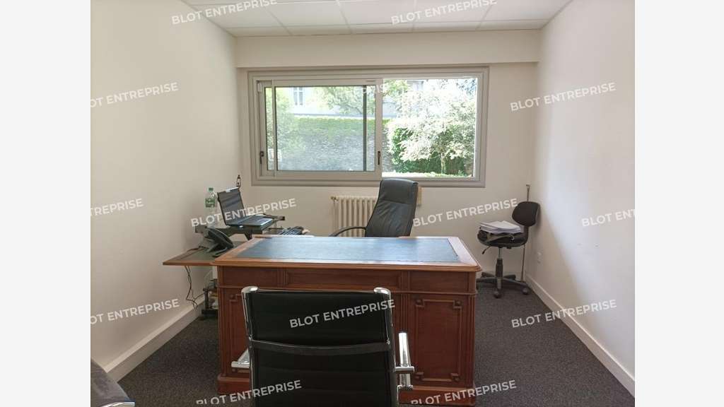 A LOUER - BUREAU 184 M² - HAUTS PAVES