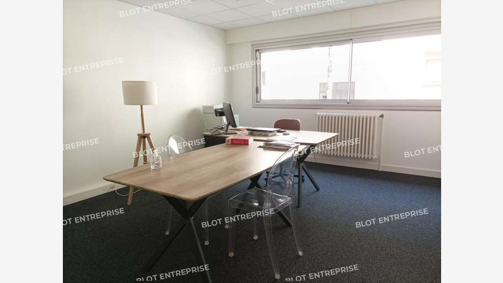A LOUER - BUREAU 184 M² - HAUTS PAVES