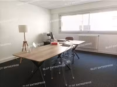 A LOUER - BUREAU 184 M² - HAUTS PAVES