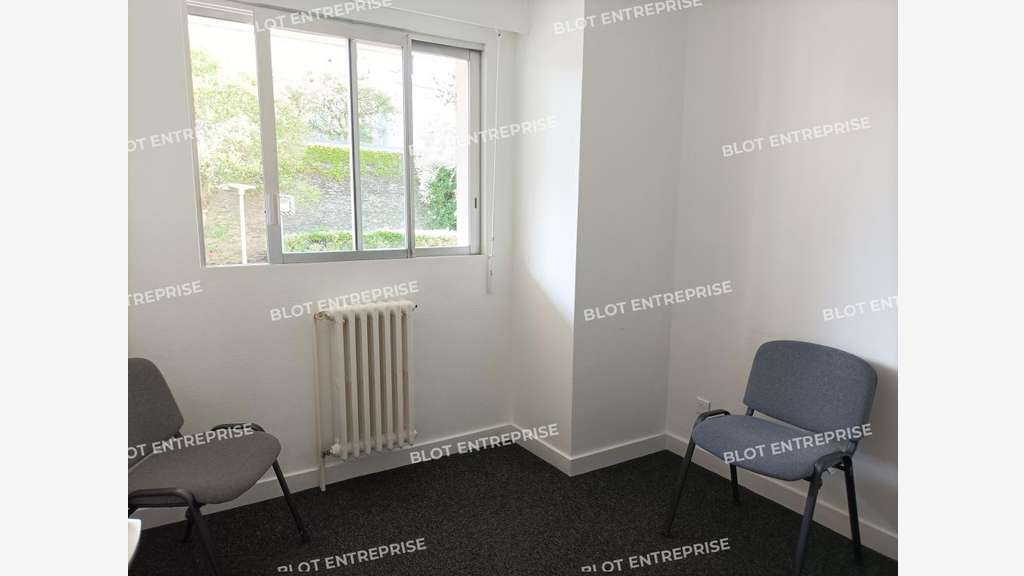 A LOUER - BUREAU 184 M² - HAUTS PAVES