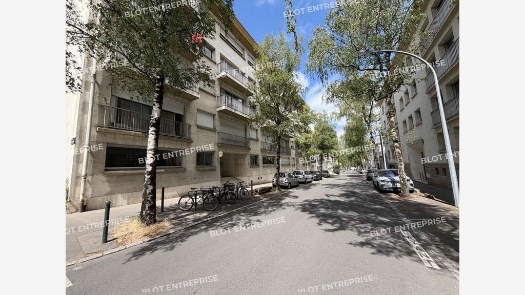 A LOUER - BUREAU 184 M² - HAUTS PAVES