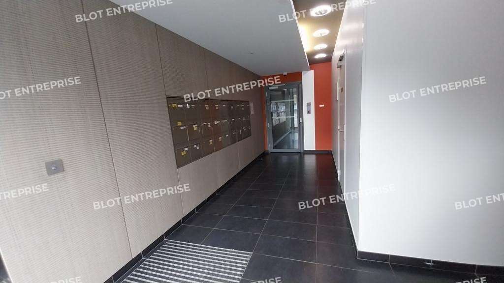 À LOUER - BUREAUX - 174 M² - NANTES