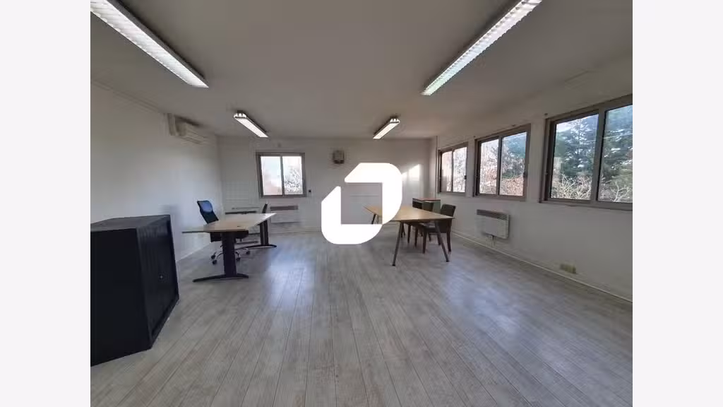 A louer Bureaux 1612m² Neuilly sur marne