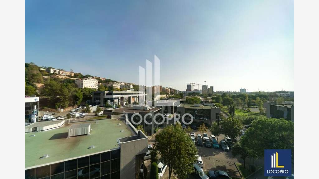 Loue bureaux de 927m² divisibles à Nice La plaine
