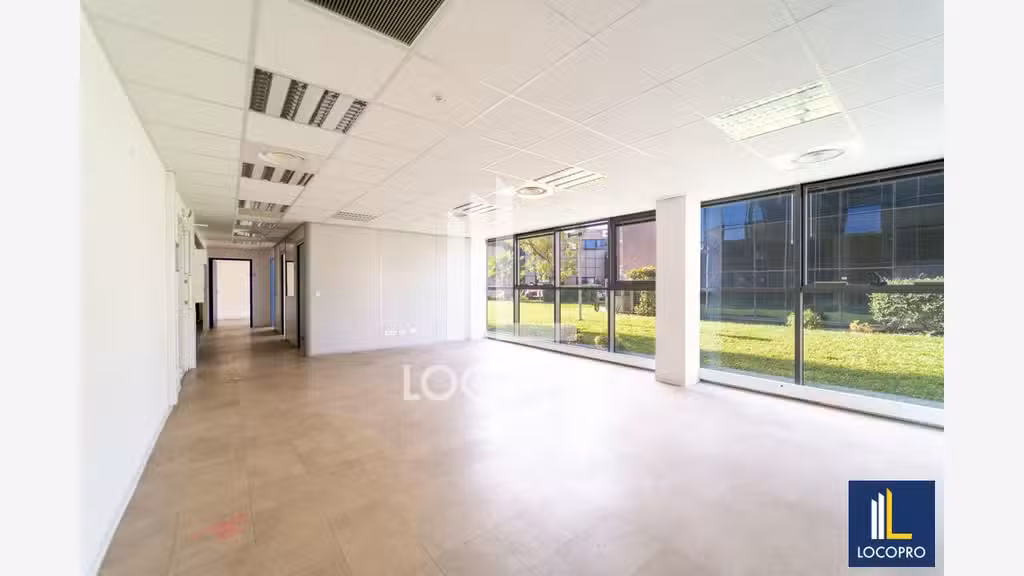 Loue bureaux de 927m² divisibles à Nice La plaine